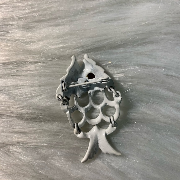 Vintage Moveable Fish Brooch - Picture 6 of 10